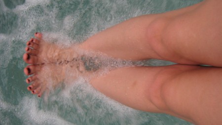 Hot Tub Foot Fetish - Splish splash in a sexy little bikini.. But oh no.. You'd rather see my sexy soaking wet feet.. My wiggling little toes.. High arches.. And wrinkled soles..