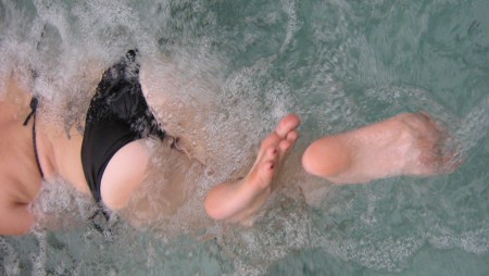 Hot Tub Foot Fetish 2 - So hot.. I had to do a second one.. Sexy wet feet.. Splashing in the warm water.. Lots of toe spreading, wiggling.. Close up of my sweet soles..