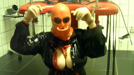 Gummigeko the Bizarre Rubber Slut - Clinic Cum