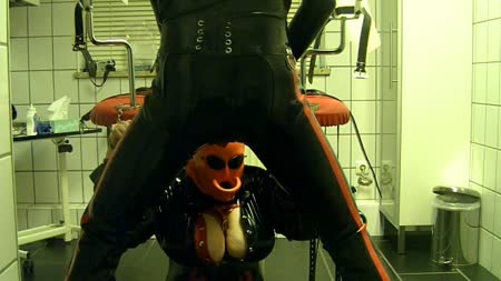 Gummigeko the Bizarre Rubber Slut - Clinic Cum Gummigeko the Bizarre Rubber Slut - Clinic Cum