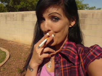 Michelles Fetish Heaven - Smoking In The Sun