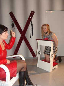 Madame Charlotte - Gaudium Dolore - Embarrased Slavegirl Annika Madame Charlotte - Gaudium Dolore - Embarrased Slavegirl Annika