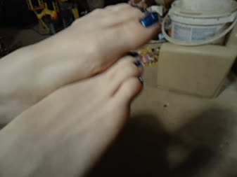 Toe Play 4 - Heres the fourth installment of this series of rubie playing with her feet.